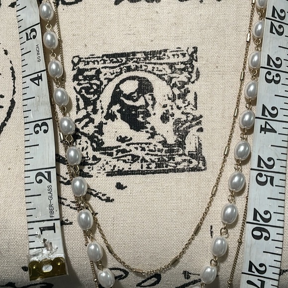 NWT’s- Canvas -Pearl & gold colored necklace-triple stranded, 1 strand of pearls - Picture 10 of 10